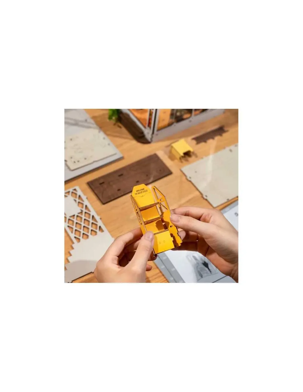 Rolife Maquette Gardenhouse Book Nook - Sale